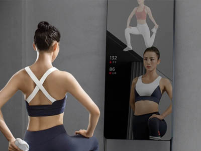 Transforming Commercial Spaces: Top 5 Applications of Digital Mirrors in Hospitality and Retail